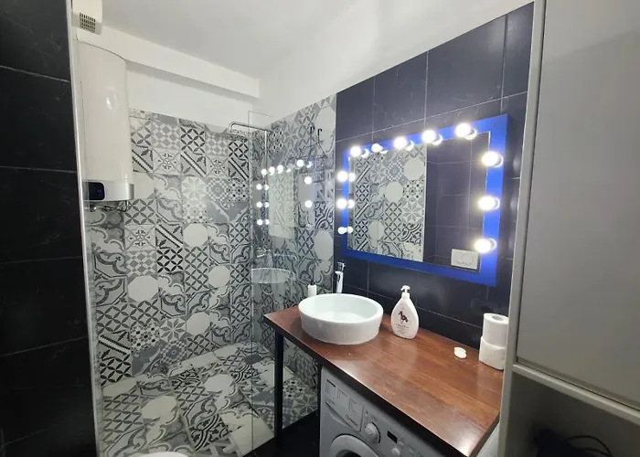 My 3* Τίρανα